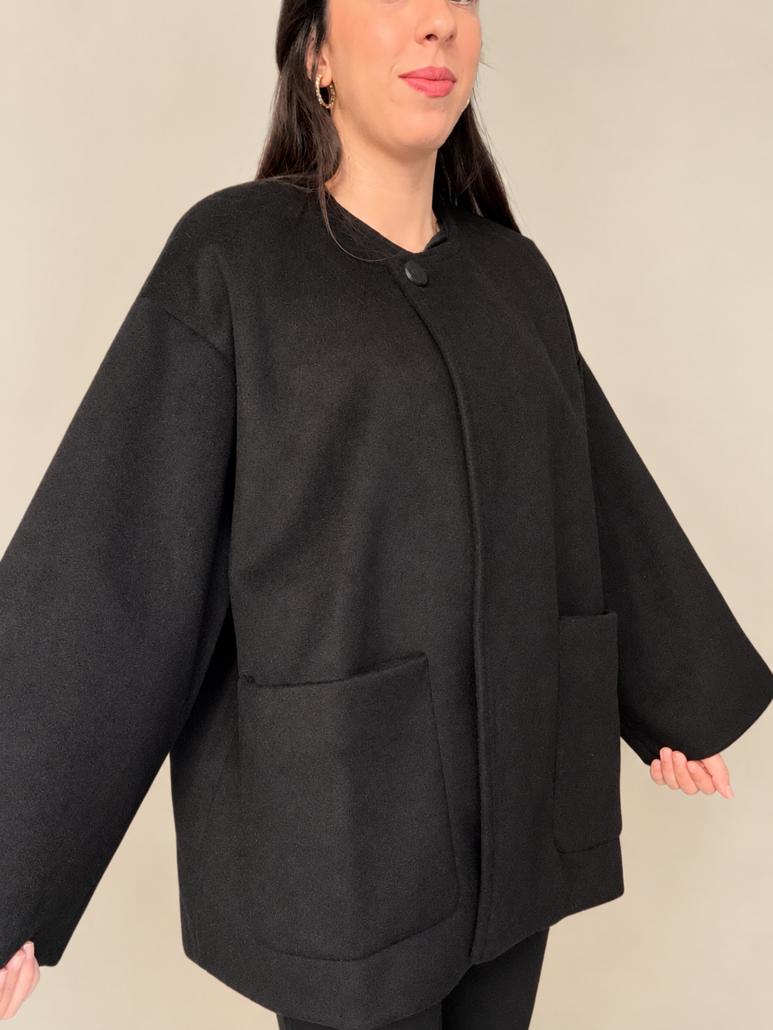 Veste Oversize Noire – Col Rond & Écharpe Assortie