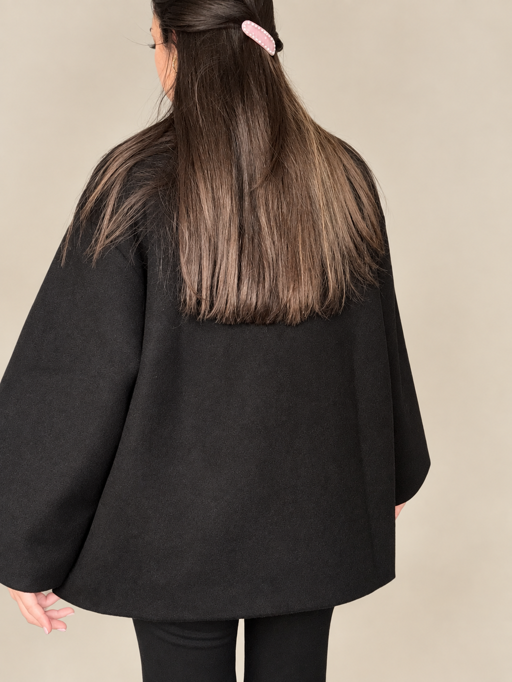 Veste Oversize Noire – Col Rond & Écharpe Assortie