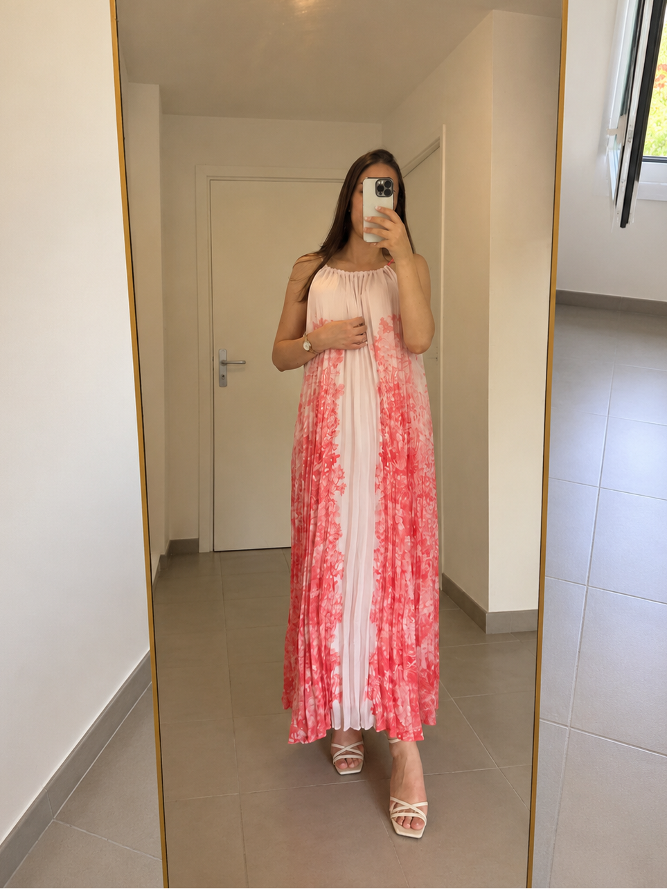 Robe Maxi Plissée Florale – Rose Poudré & Fuchsia