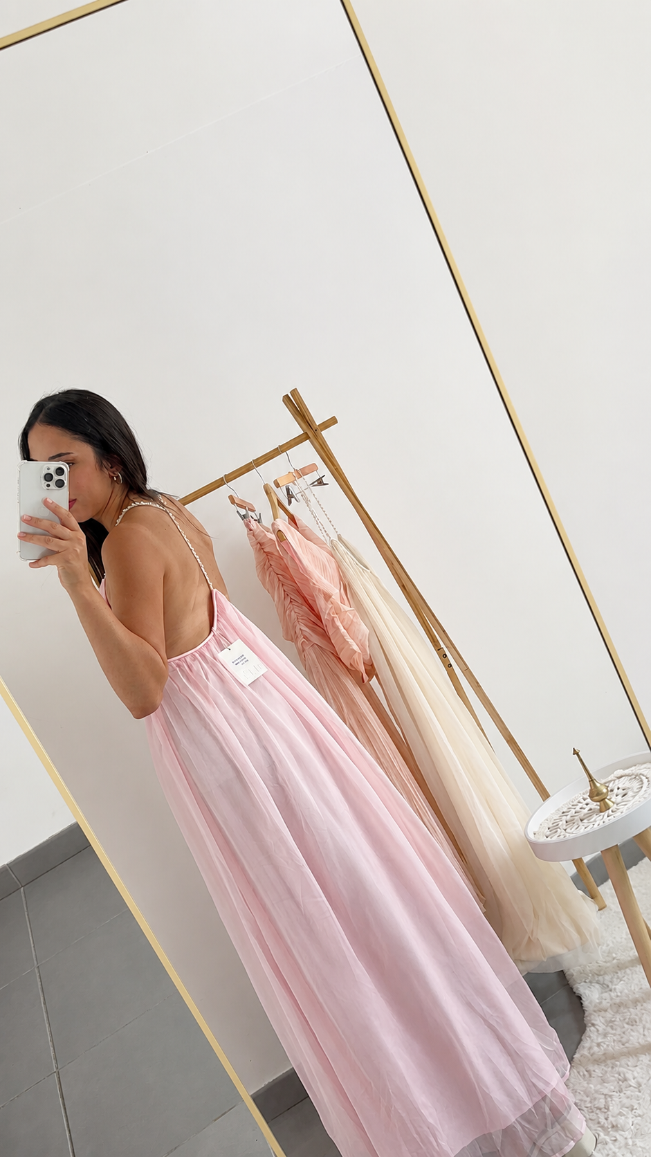 Robe Maxi Voile Plissé – Bretelles Perlées | Rose Poudré & Beige