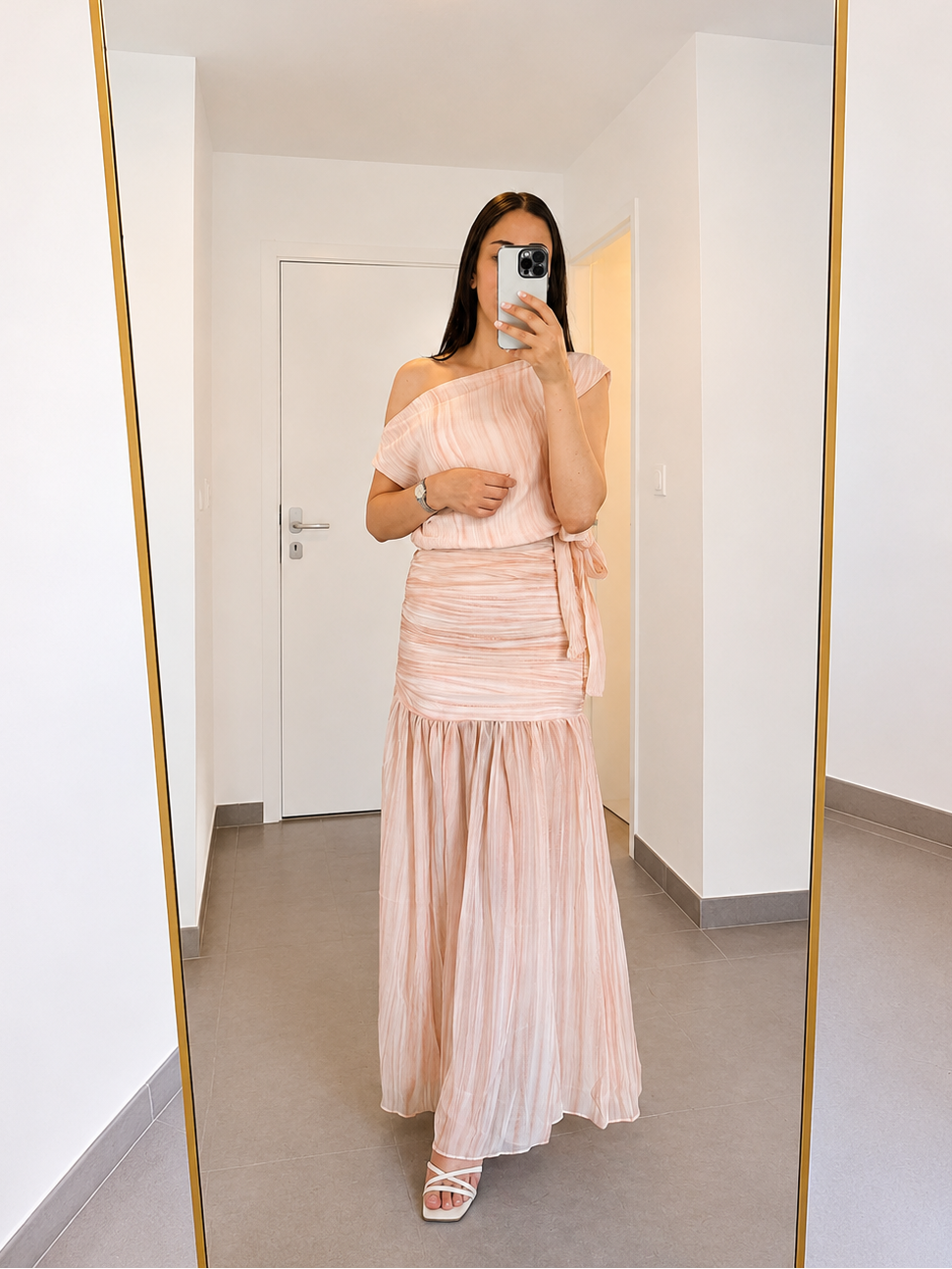 Ensemble Maxi Rose Poudré – Top Épaule Dénudée & Jupe Fluide