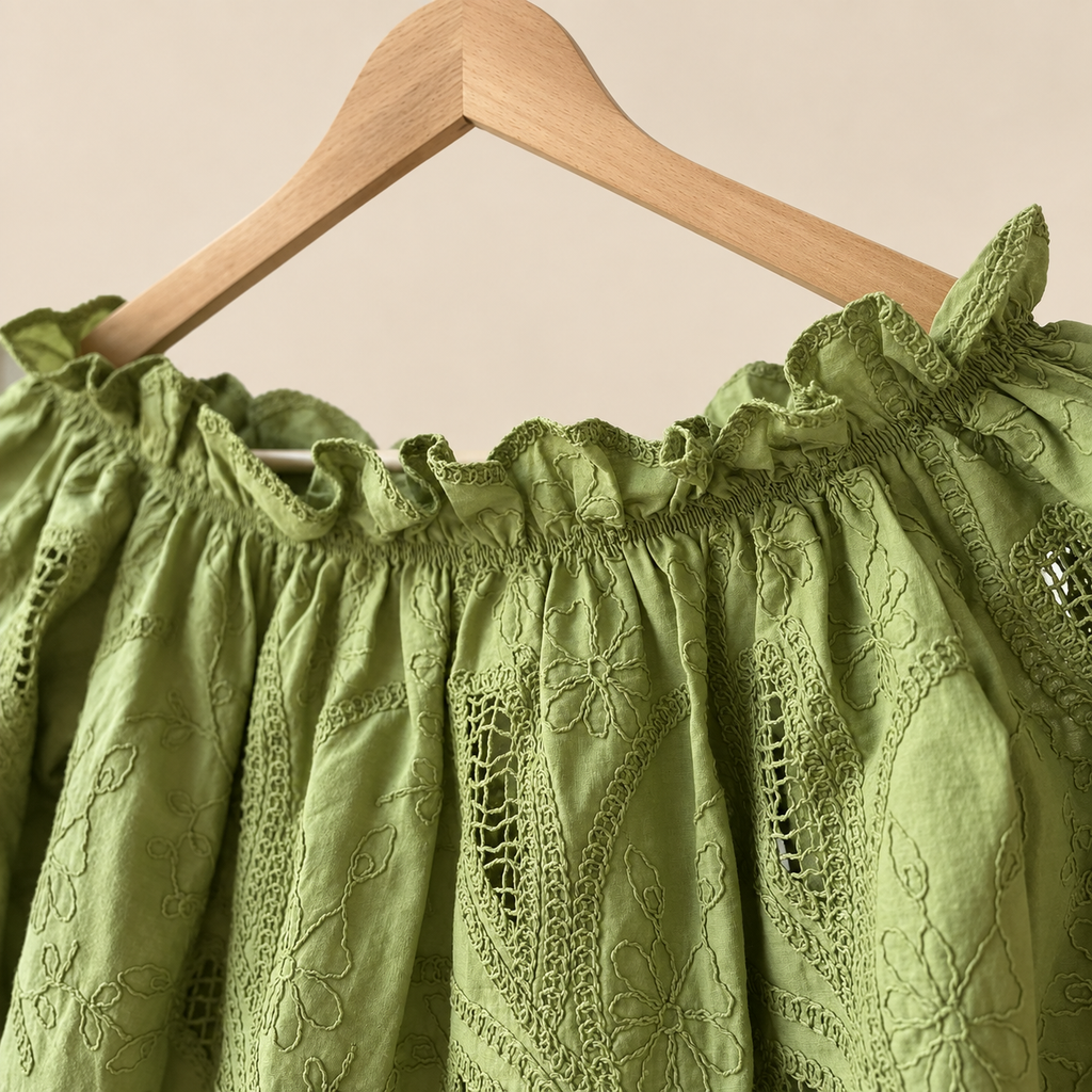 Blouse Verte Brodée – Broderies Vert Kaki