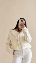 Gilet Cardigan Maille Torsadée Écru – Perles & Bouton Bijou