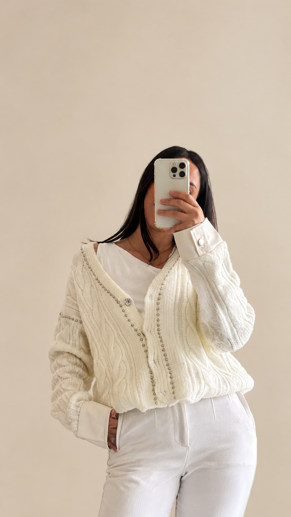 Gilet Cardigan Maille Torsadée Écru – Perles & Bouton Bijou