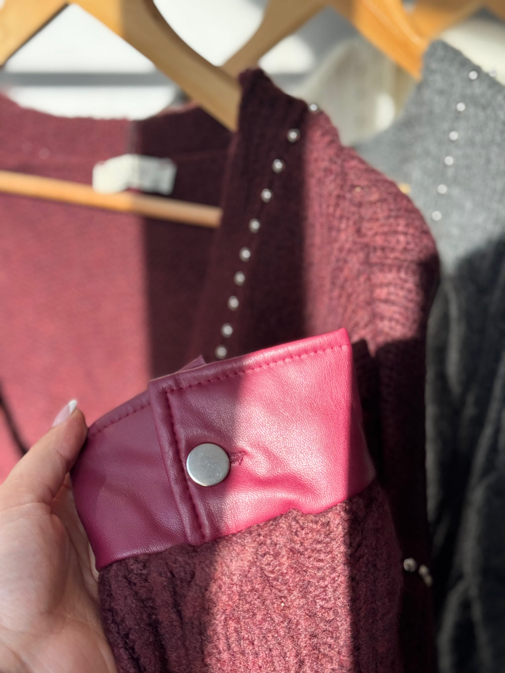 Cardigan Signature Bordeaux –  Finitions Bijoux