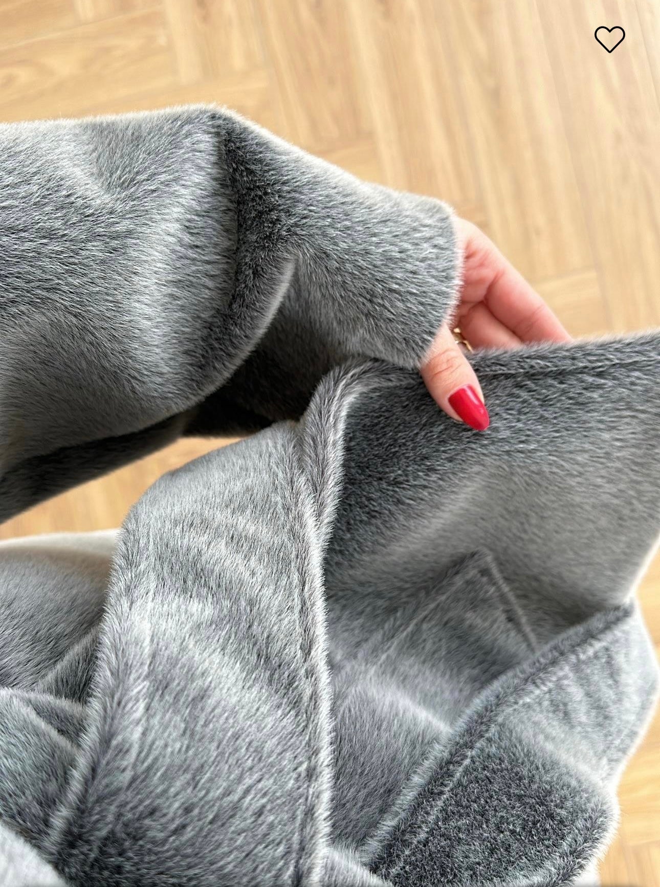 Le Manteau Intemporel en Matière Noble