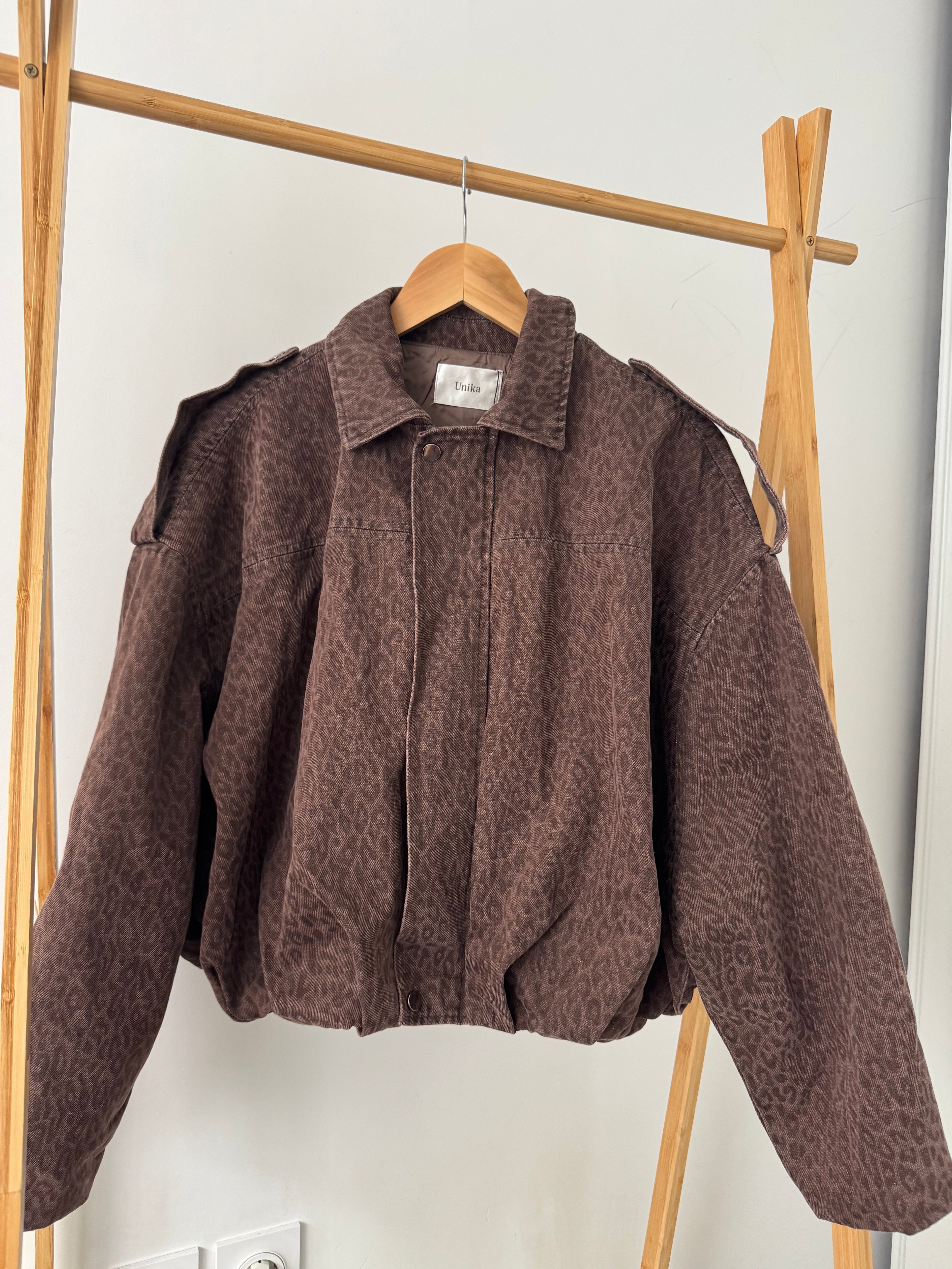 Veste Blouson Oversize Marron Motif Léopard – Col Chemise Zippé