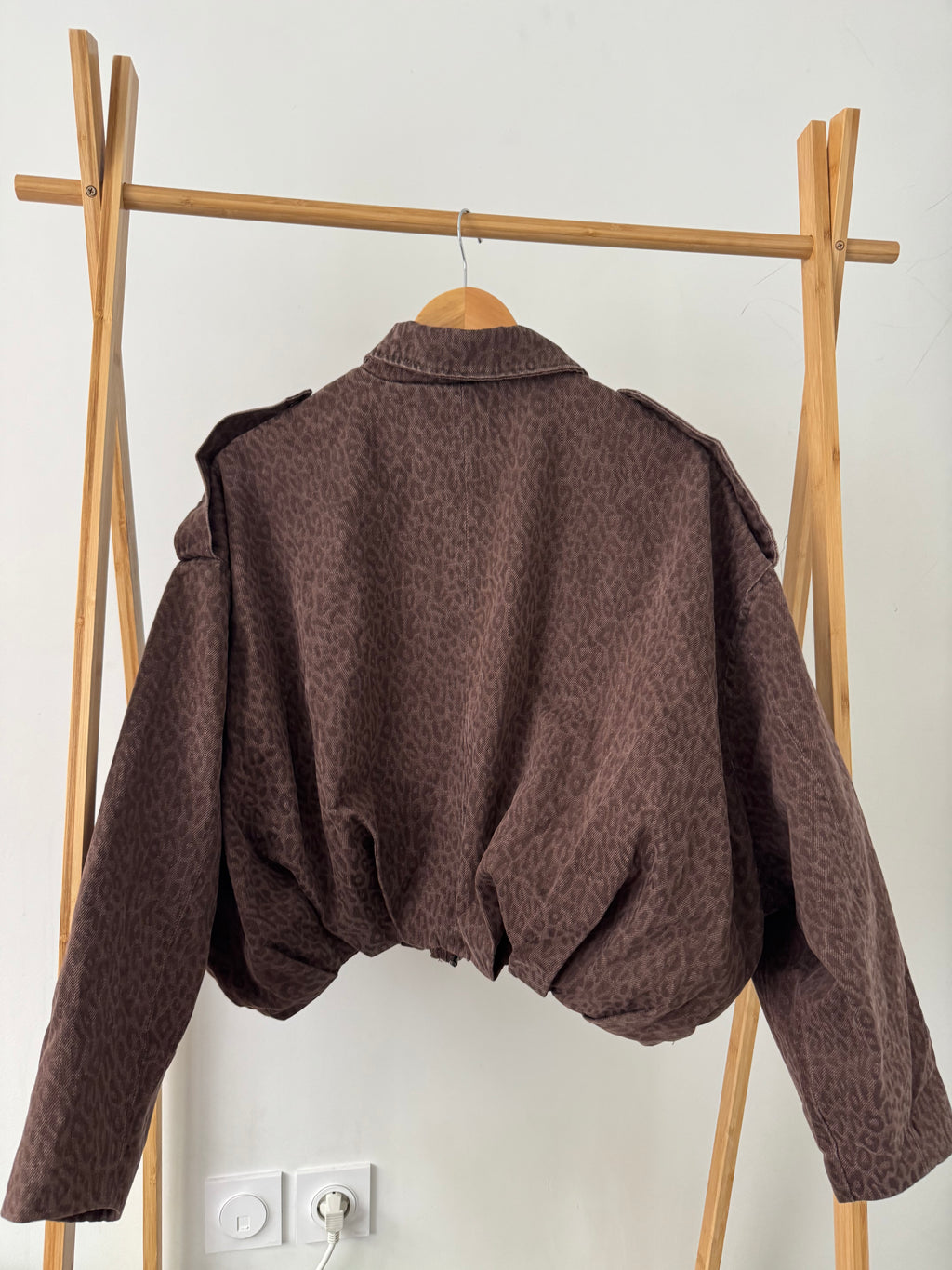 Veste Blouson Oversize Marron Motif Léopard – Col Chemise Zippé